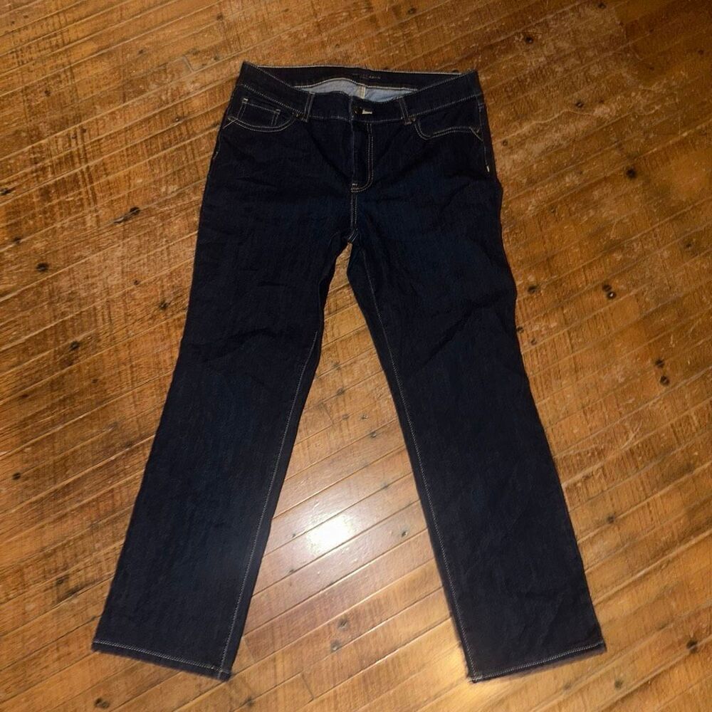 Chico’s straight leg dark wash classic normcore size 1/8 jeans